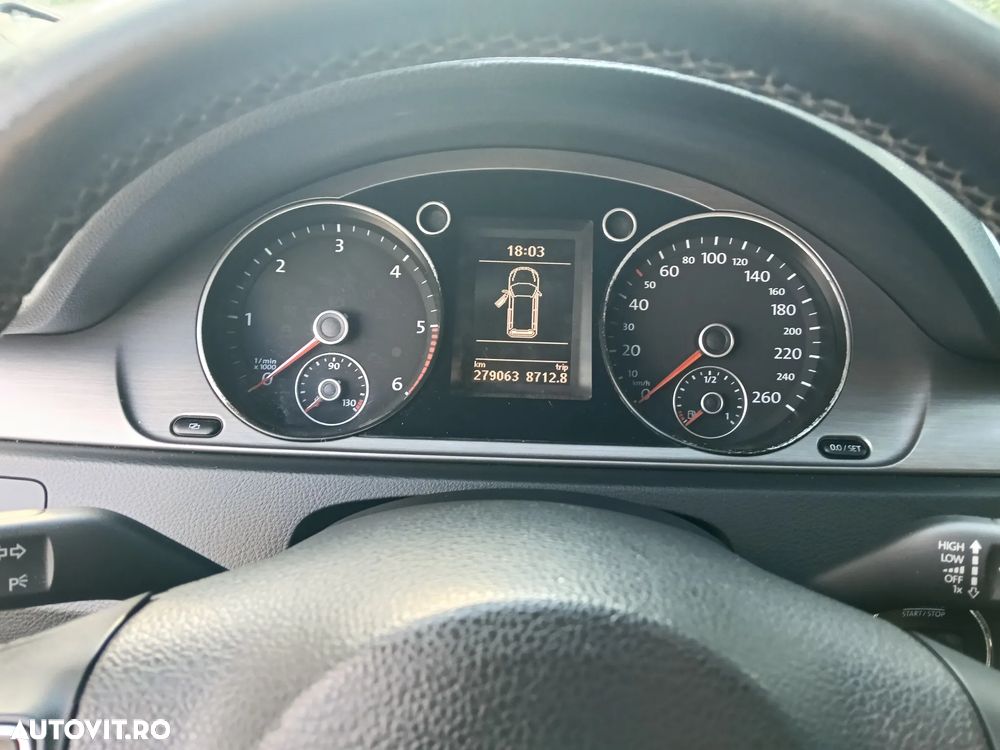 Volkswagen Passat 2.0 TDI BlueMotion Technology Comfortline - 11