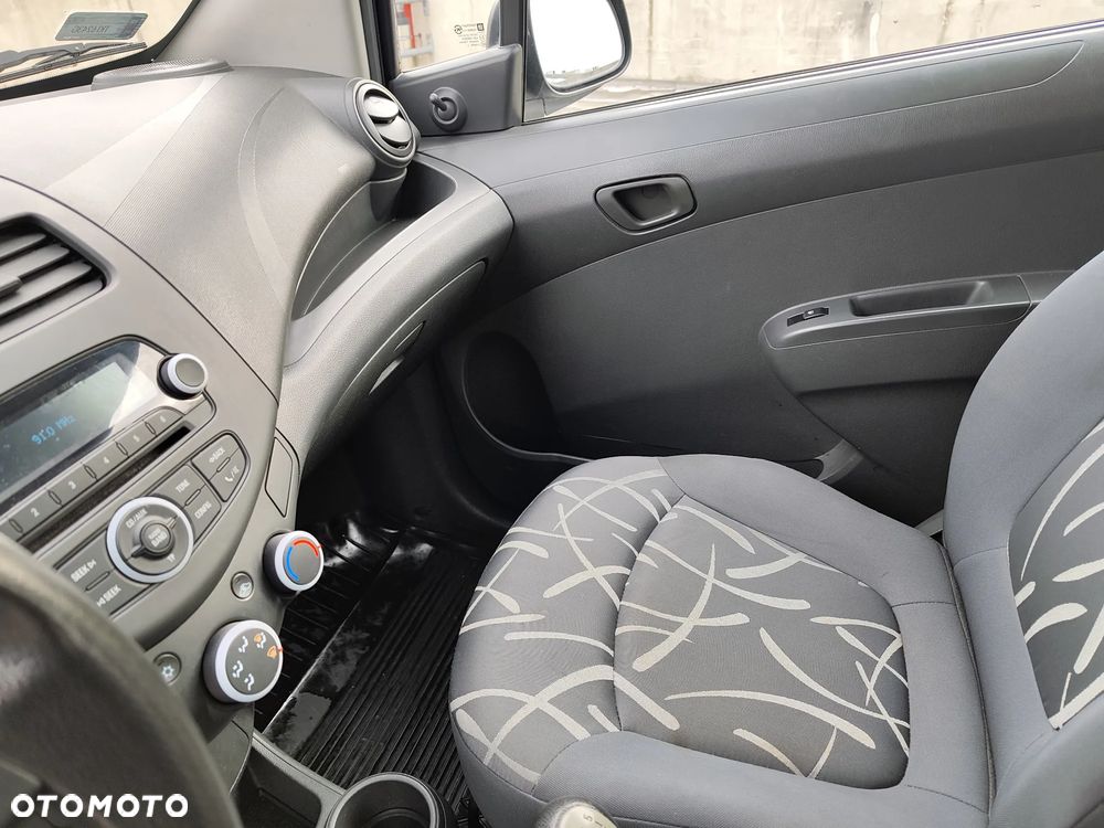 Chevrolet Spark 1.0 Base - 8