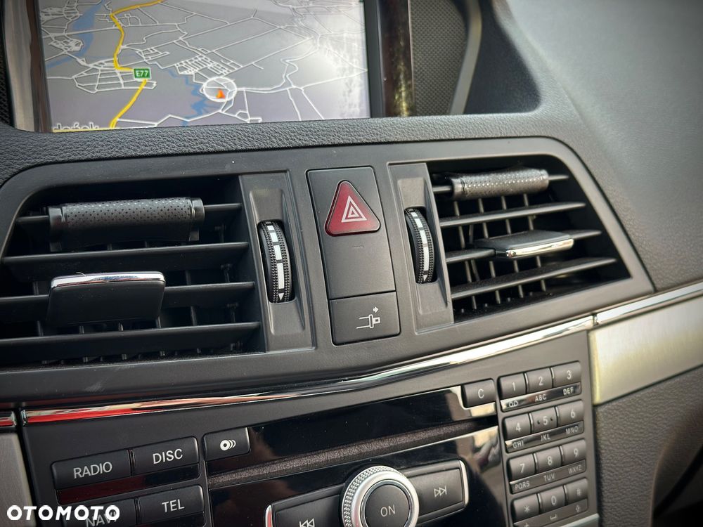 Mercedes-Benz Klasa E 200 CGI BlueEFFICIENCY Automatik Avantgarde - 26