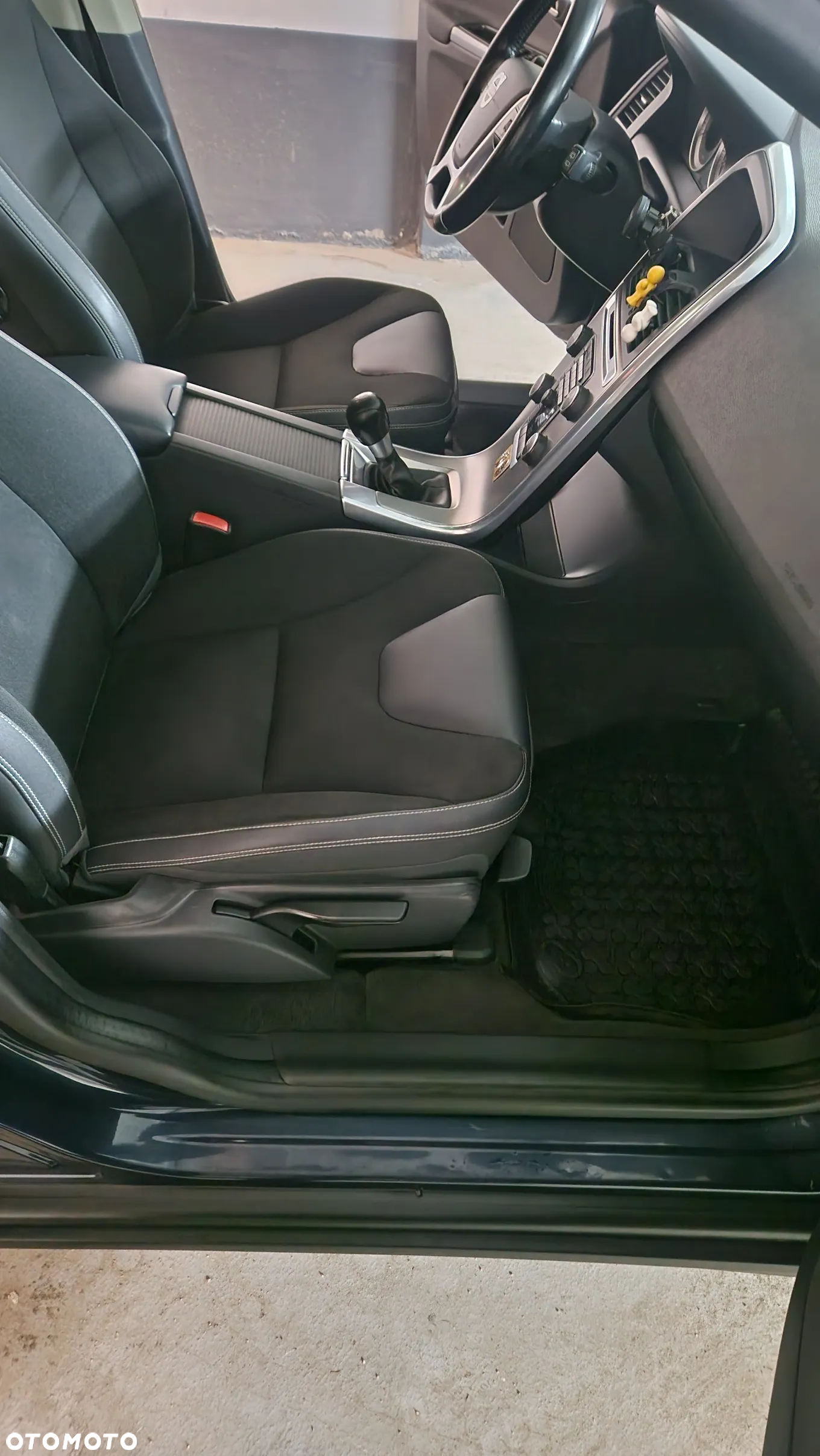 Volvo XC 60 D3 Momentum - 8