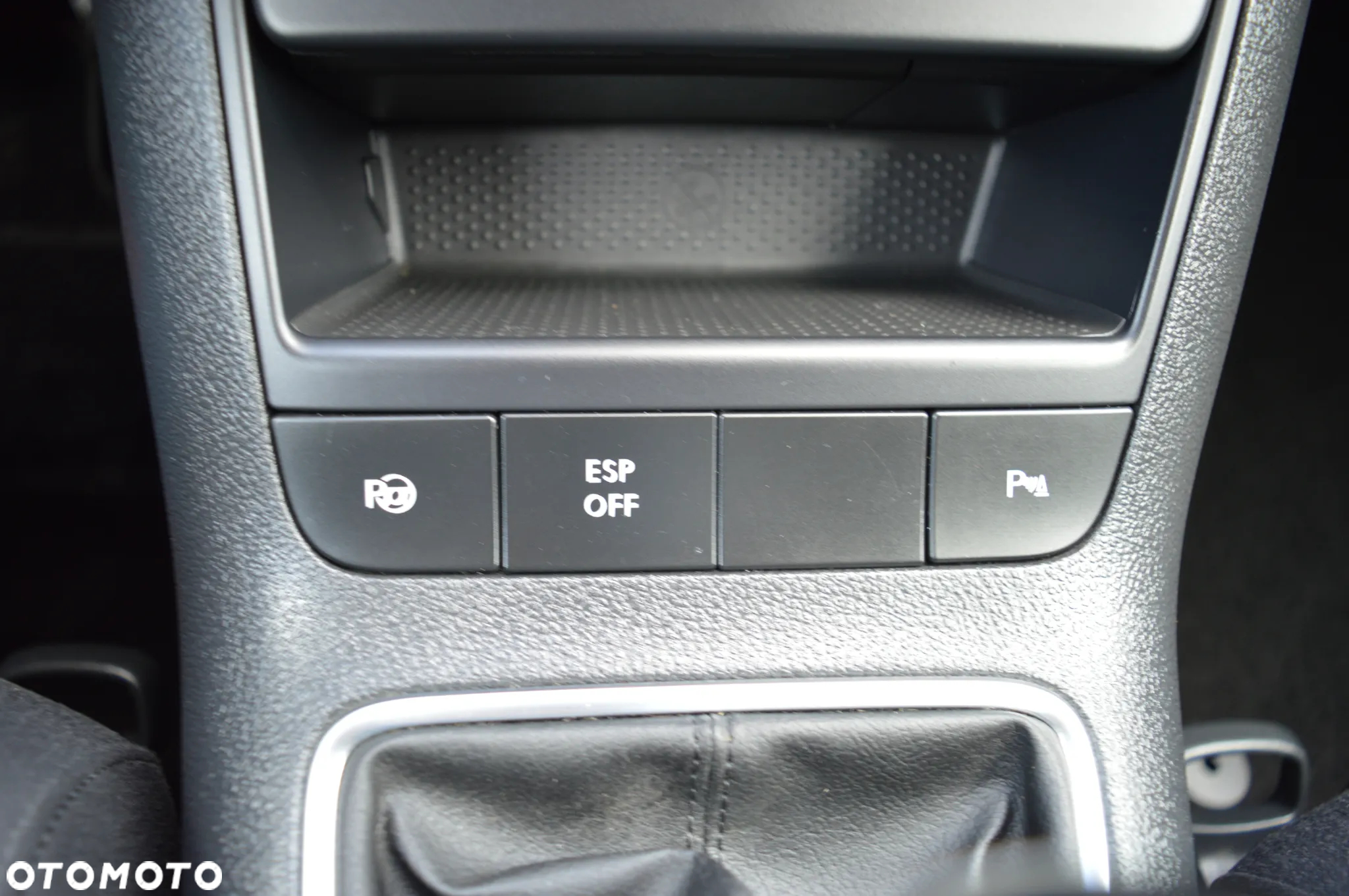 Volkswagen Golf Plus 1.6 TDI BlueMot Comfortline - 20