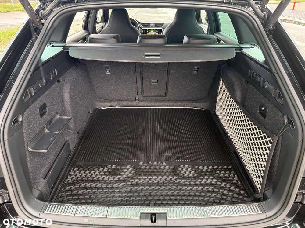 Skoda Superb 2.0 TDI SCR 4x4 Sportline DSG - 27
