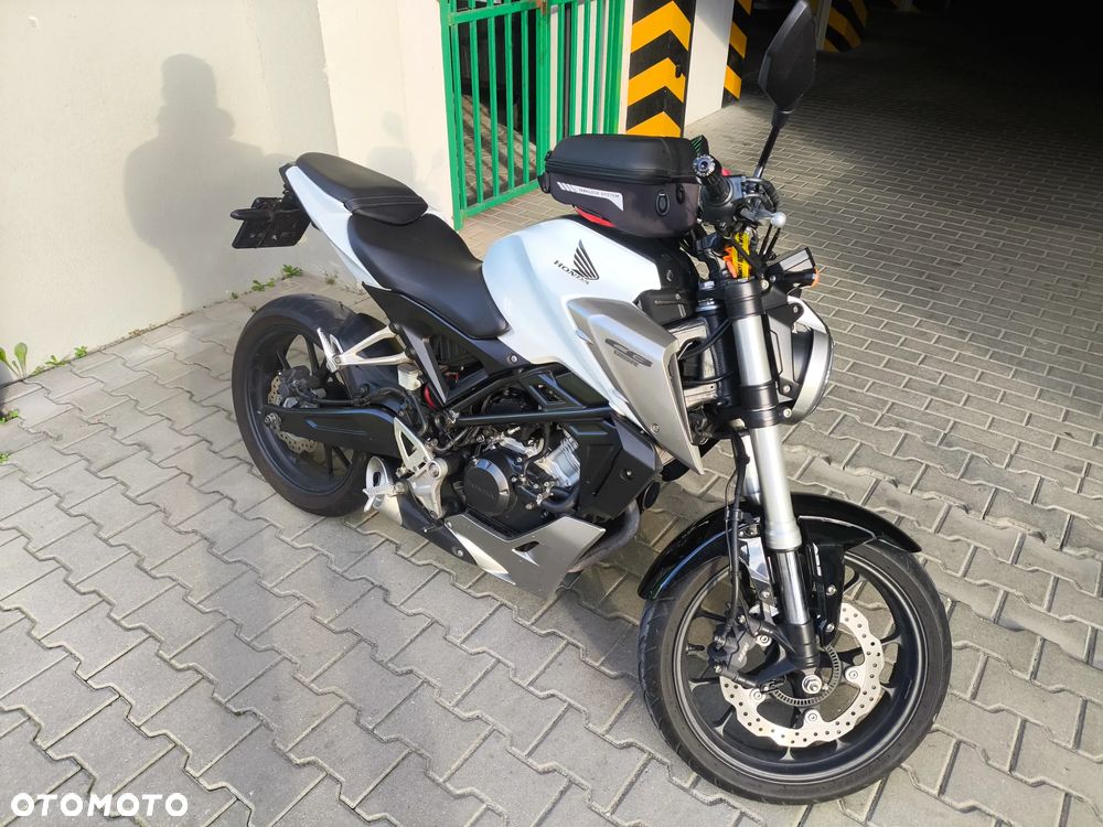 Honda CB - 1