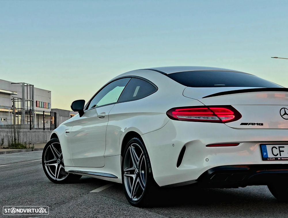 Mercedes-Benz C 63 AMG - 11
