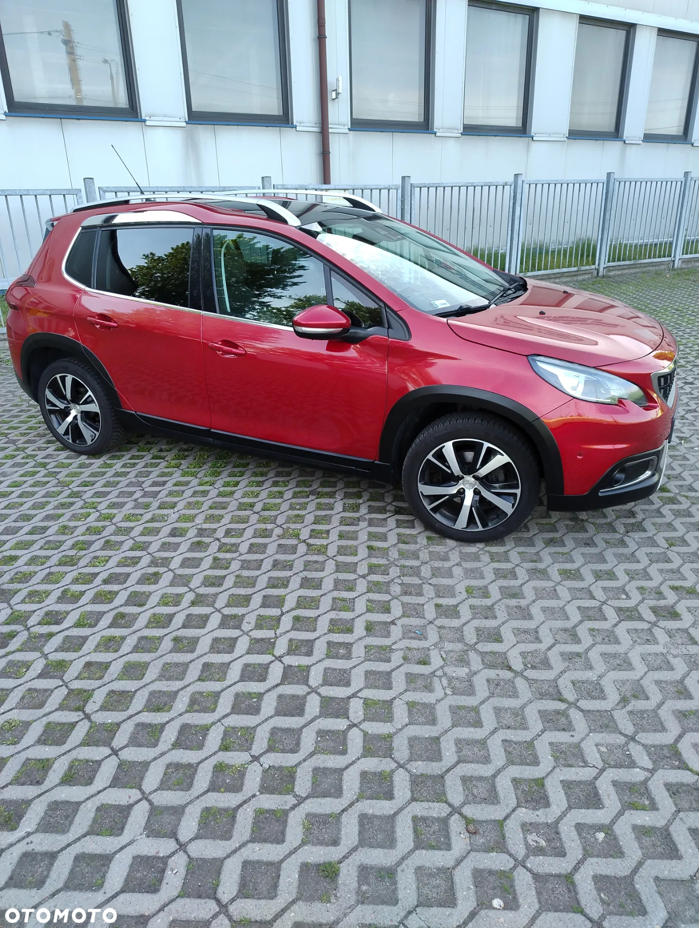 Peugeot 2008 1.2 Pure Tech GPF Allure S&S - 3