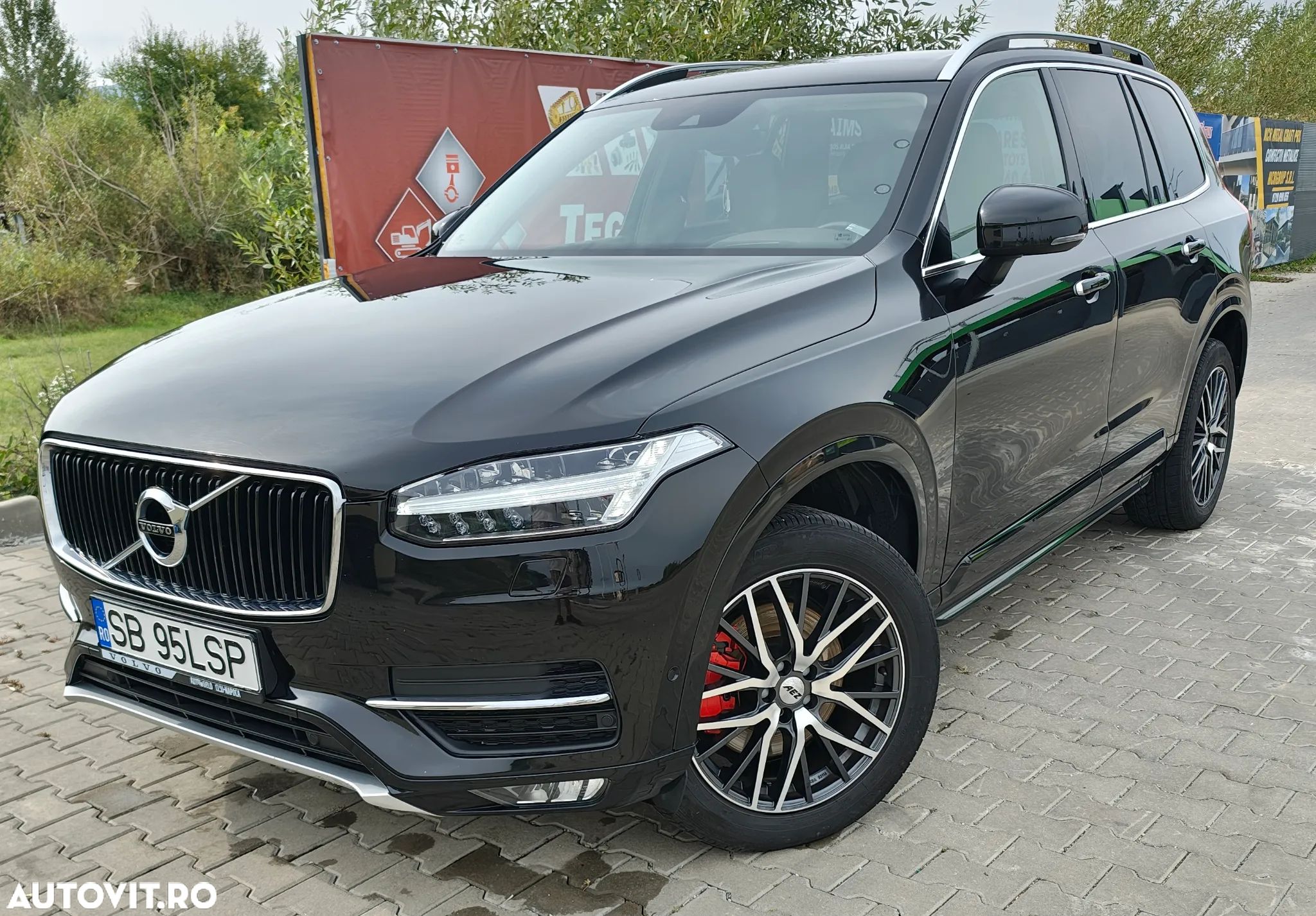 Volvo XC 90 D5 AWD Momentum - 1