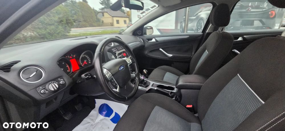 Ford Mondeo 2.0 TDCi Ghia - 29