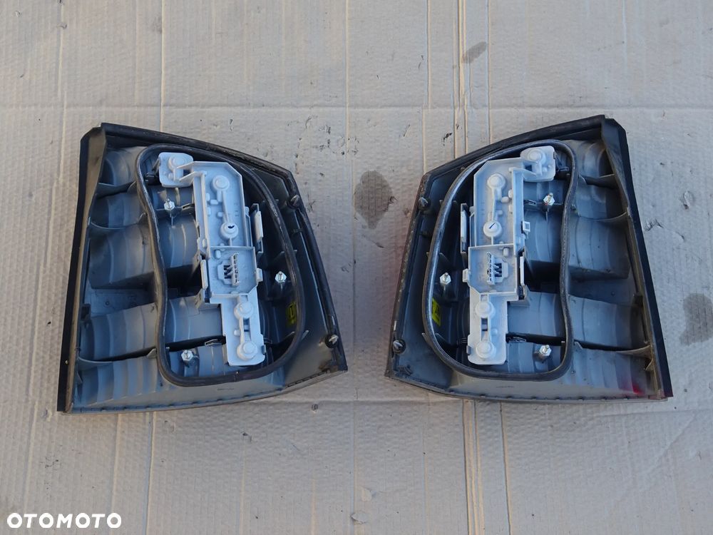 LAMPY TYŁ LAMPA TYLNA PRAWA LEWA OPEL VECTRA C HB SEDAN WKŁAD OPRAWKA WTYCZKA - 6