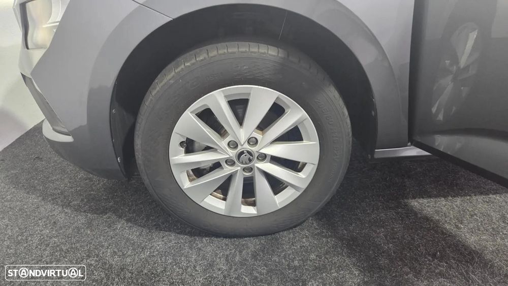 Skoda Kamiq 1.0 TSI Selection DSG - 36