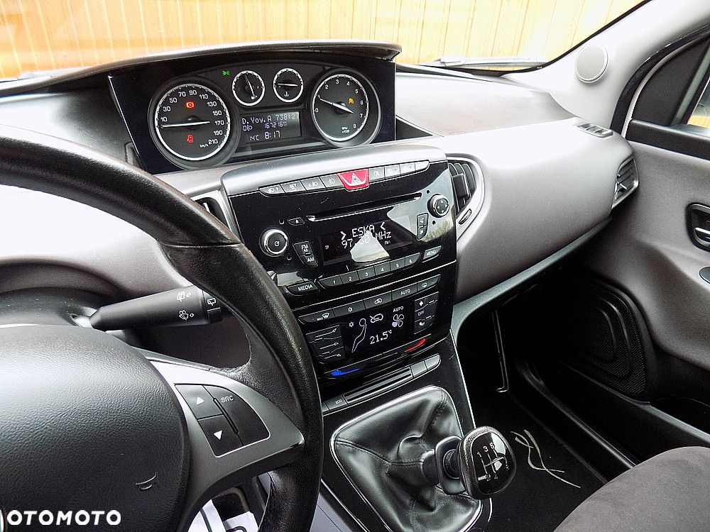 Lancia Ypsilon 0.9 Black&Red S&S - 13