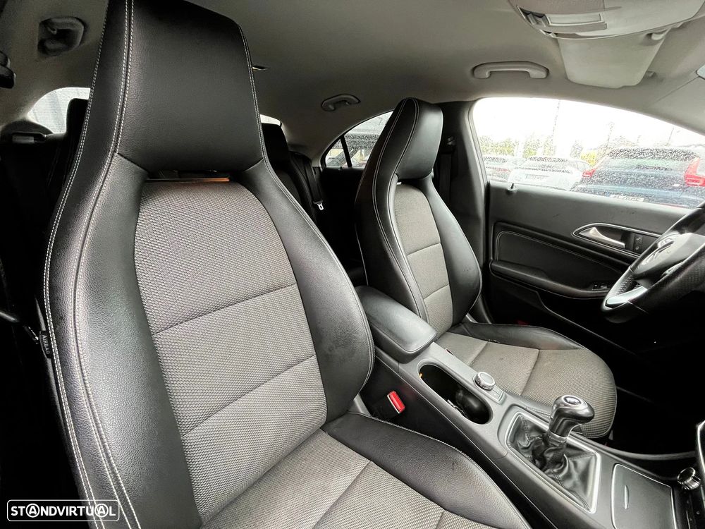 Mercedes-Benz CLA 180 d Urban - 13