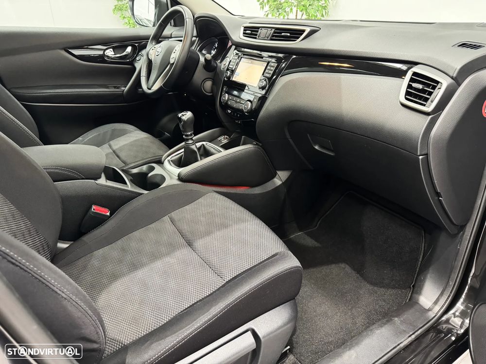 Nissan Qashqai 1.5 dCi N-Connecta 18 - 20
