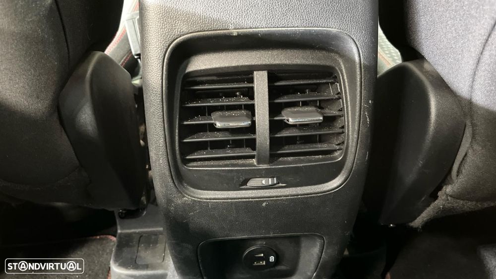 Ford Kuga 1.5 EcoBoost ST-Line - 27