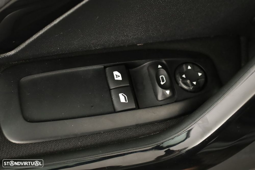 Peugeot 208 1.2 PureTech Style - 21