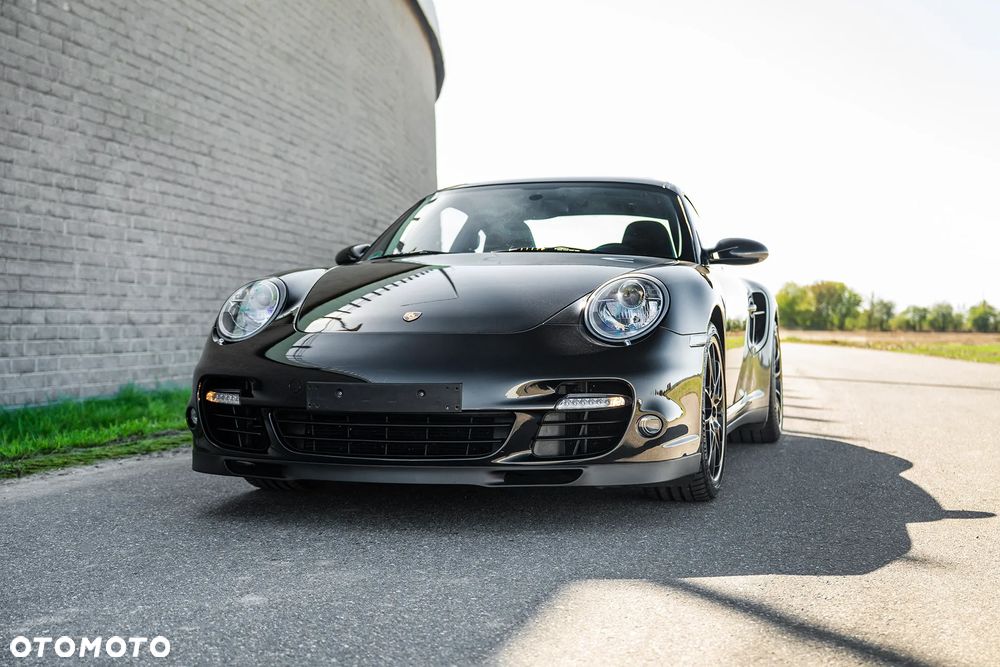 Porsche 911 Turbo - 2