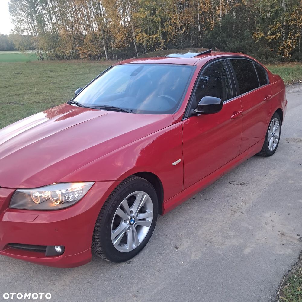 BMW 3 Series 2011 photo 3