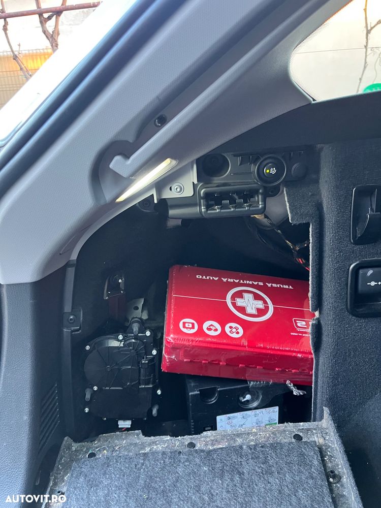 BMW Seria 3 318d Advantage - 13