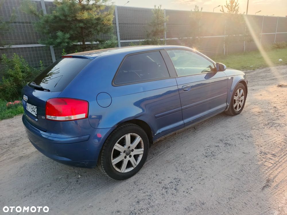 Audi A3 1.6 Ambiente - 4
