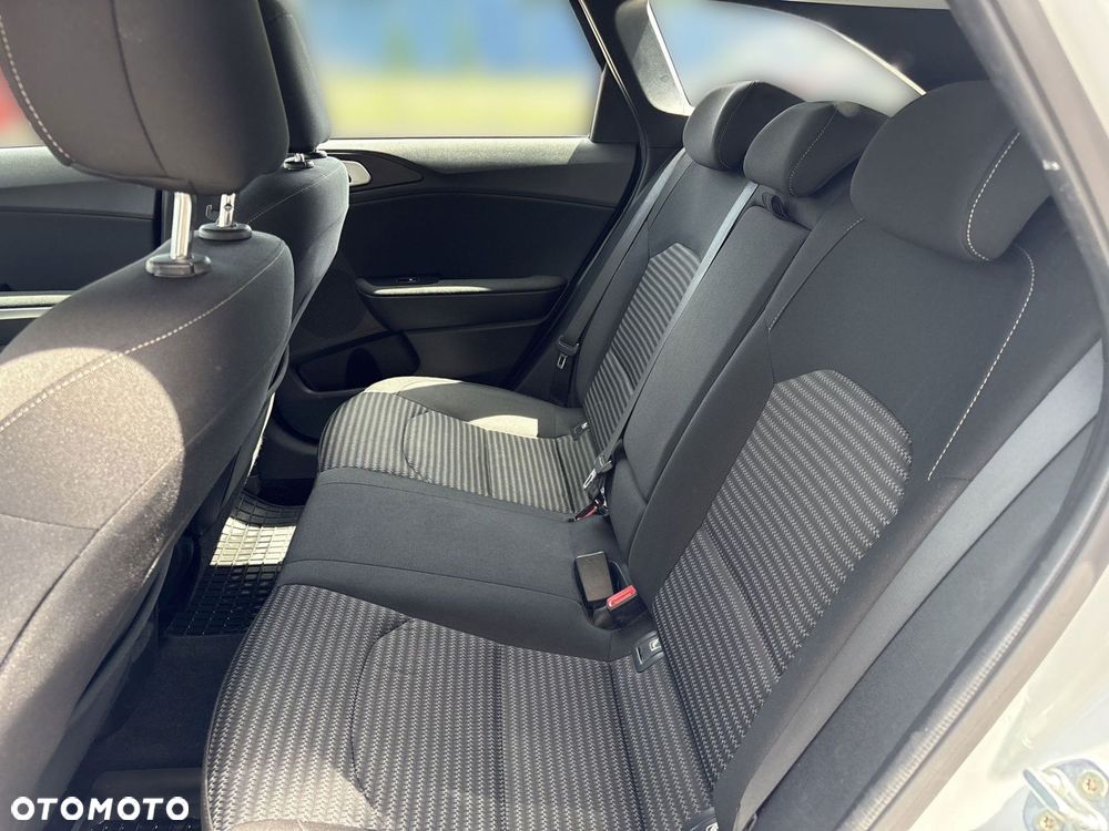 Kia Ceed - 16