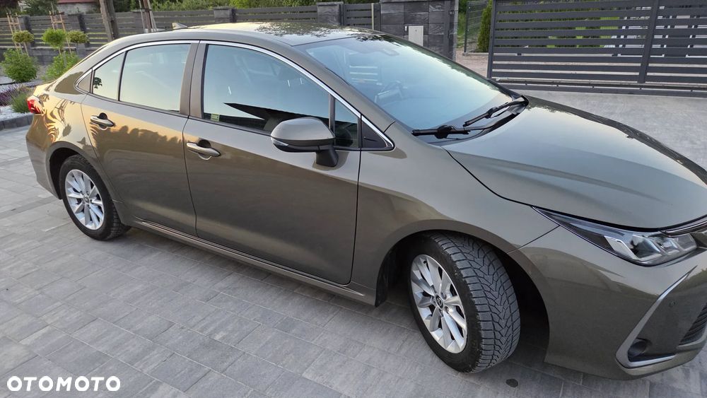 Toyota Corolla 1.8 Hybrid Comfort - 17
