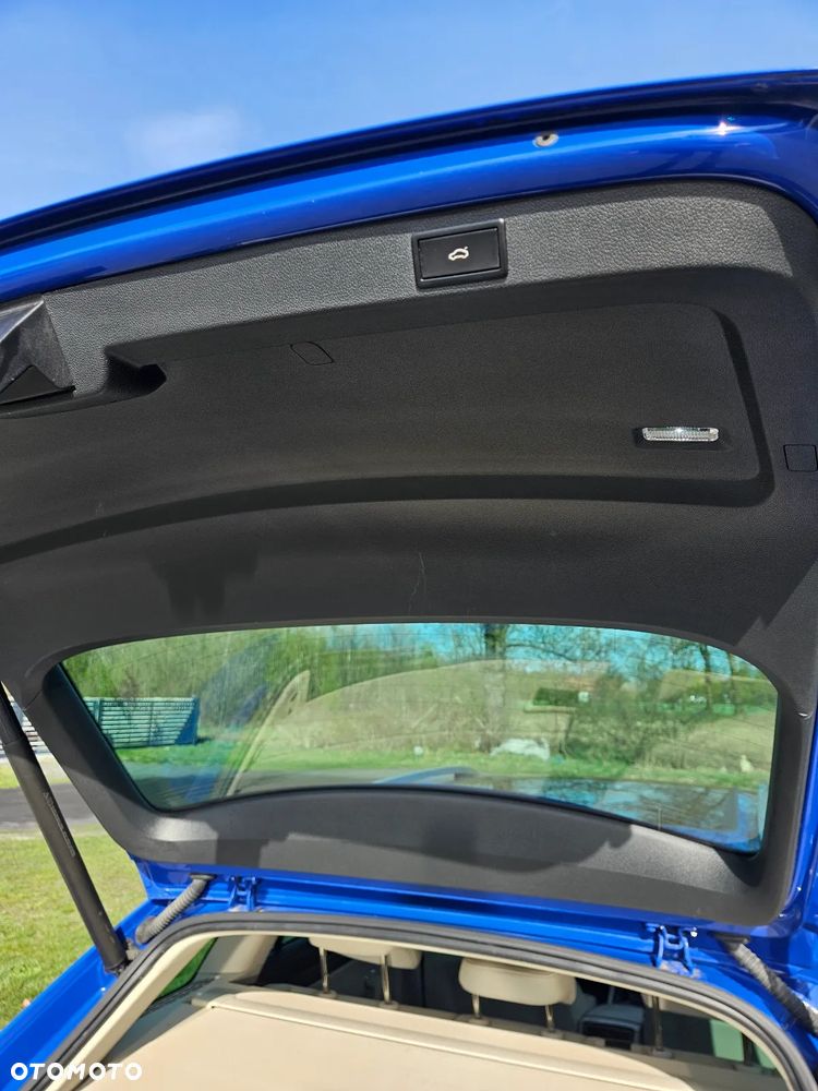 Skoda Superb 2.0 TDI DSG Premium Edition - 9