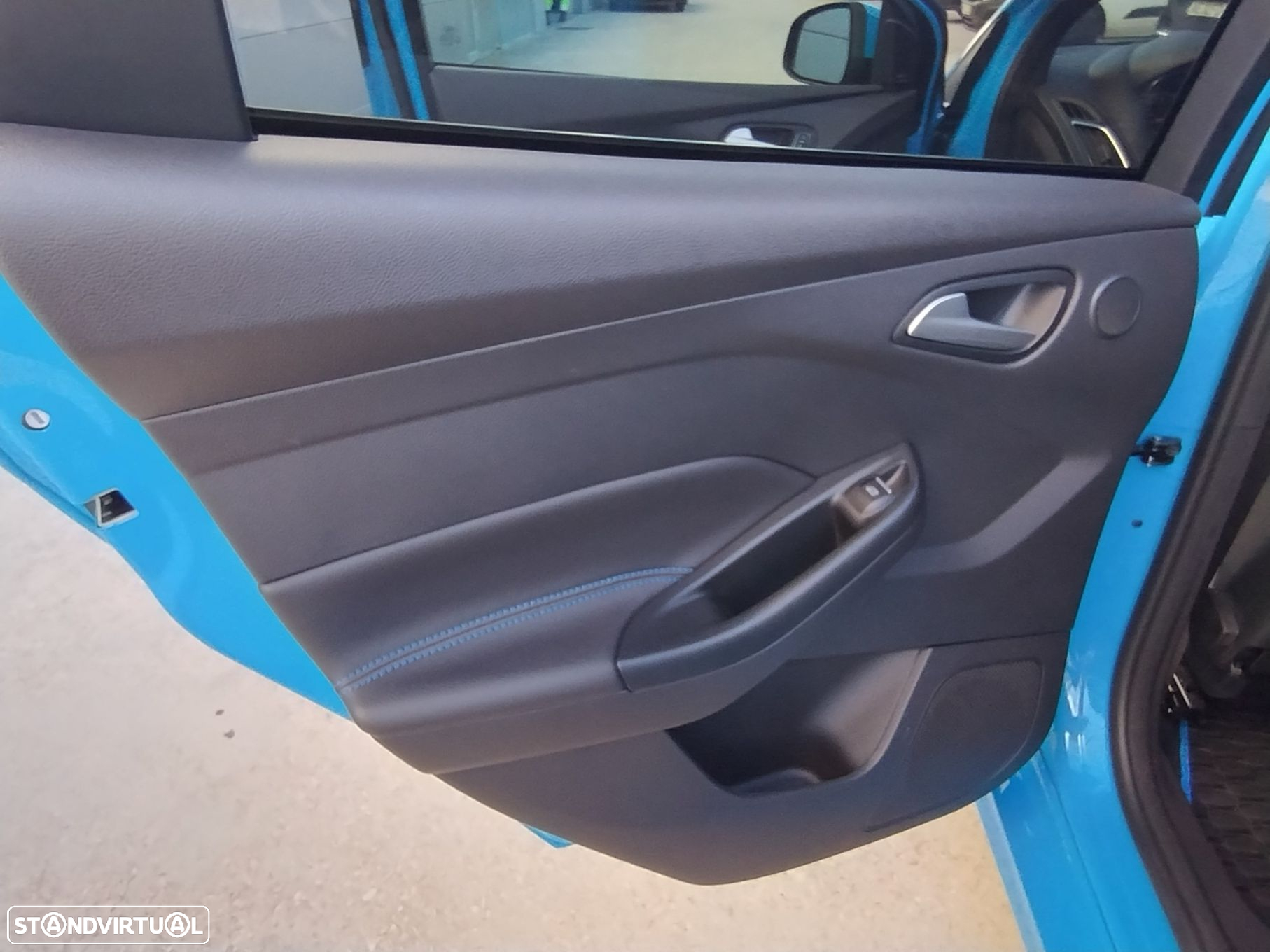 Ford Focus 2.3 EcoBoost RS - 24