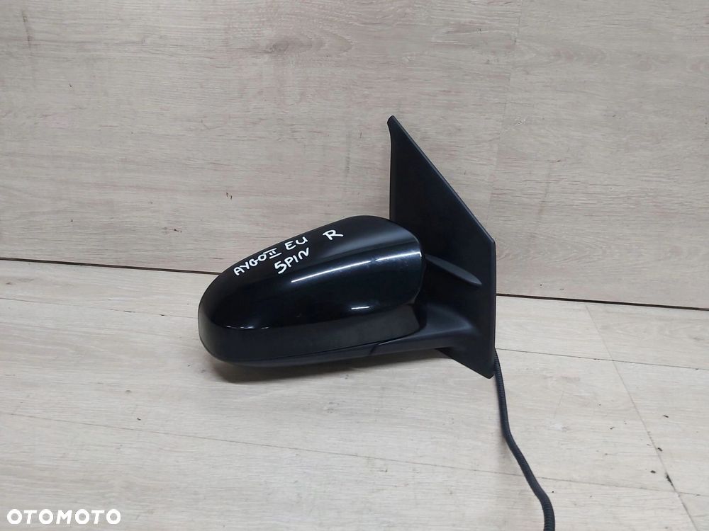 Toyota AYGO II lusterko prawe obudowa EU 5 PIN - 1