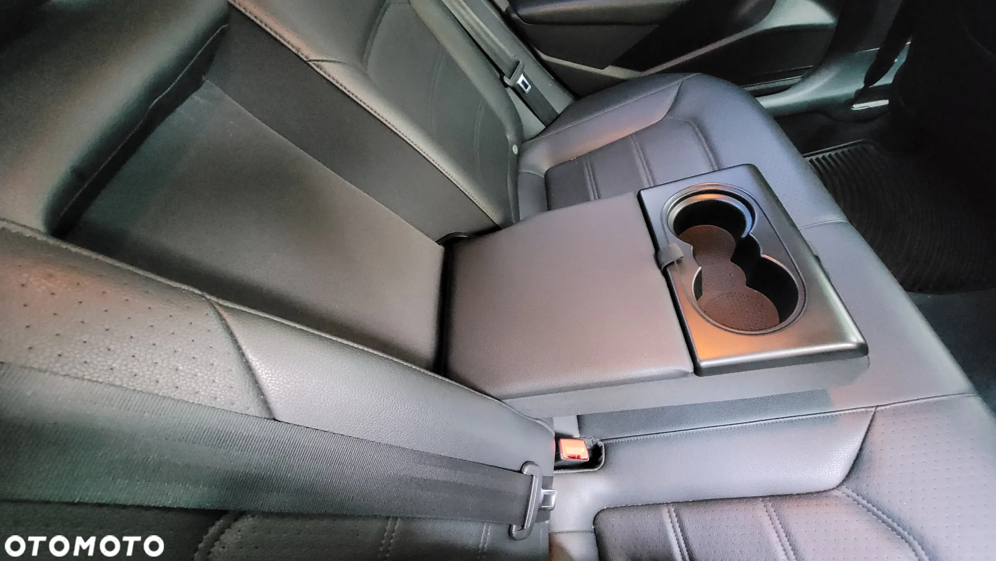 Volkswagen Passat - 13