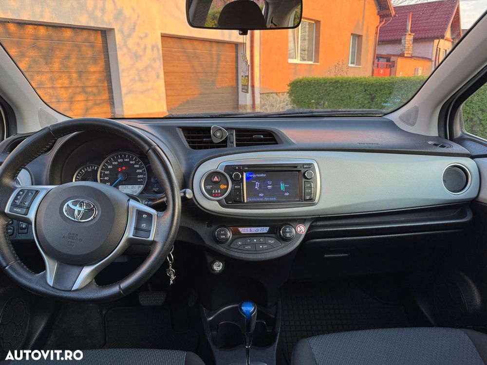 Toyota Yaris 1.5 VVT-i HSD Luna - 5