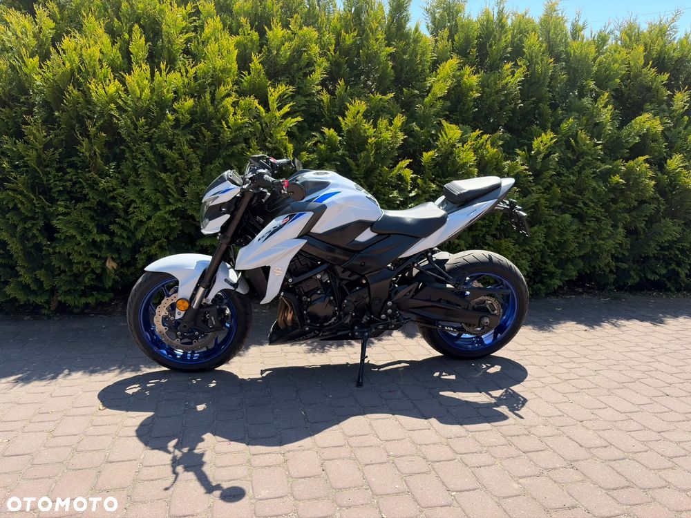 Suzuki GSX - 9