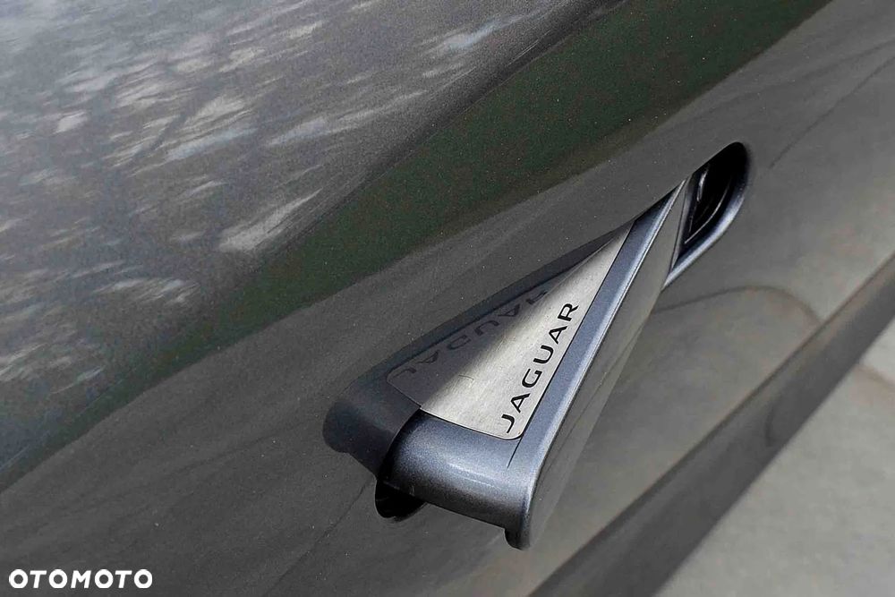 Jaguar F-Type 3.0 V6 S/C Chequered Flag - 13