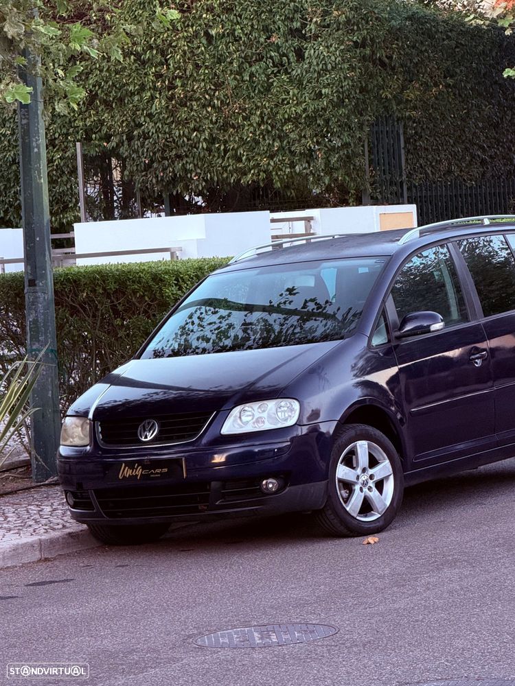 VW Touran 1.9 TDi Highline EC 7L - 8