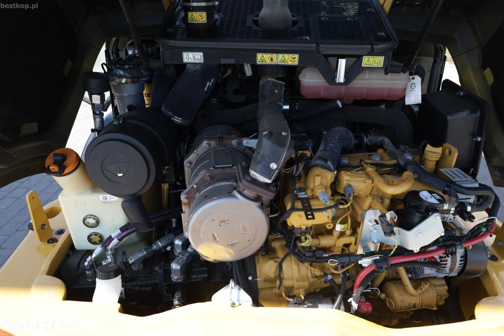 Caterpillar CAT 906M - 32