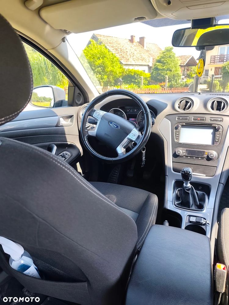 Ford Mondeo - 8