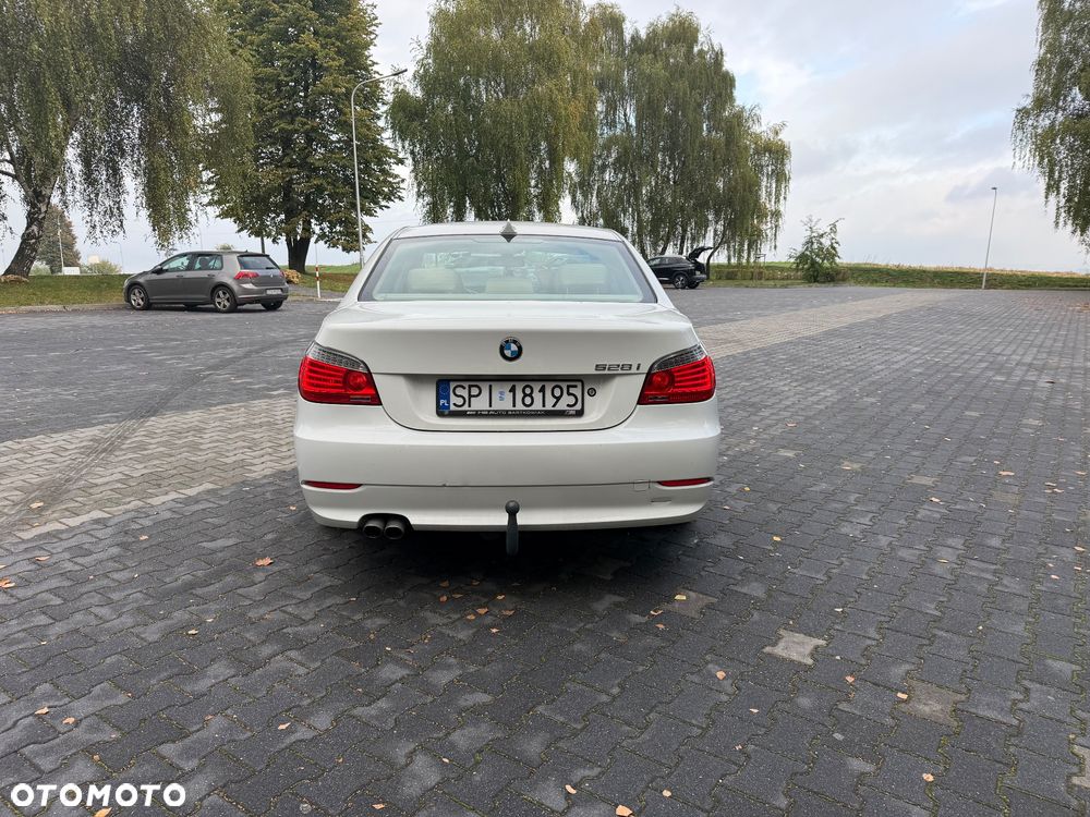 BMW 530I 2009 photo 4