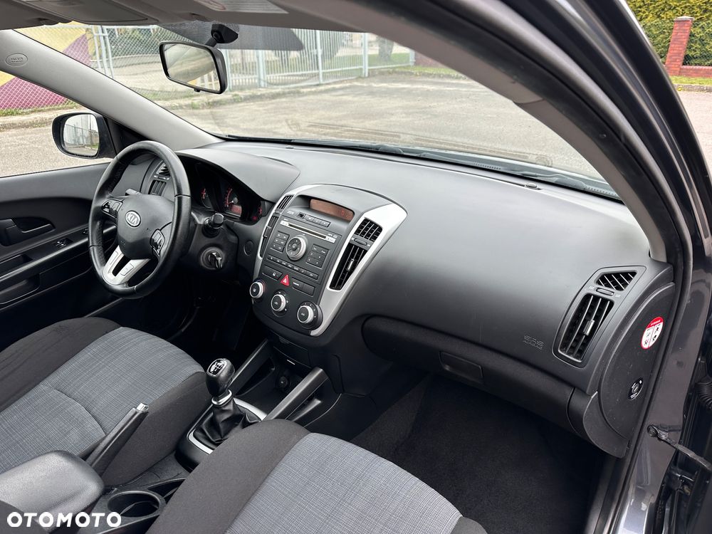 Kia Ceed 1.4 L Euro2012 - 24