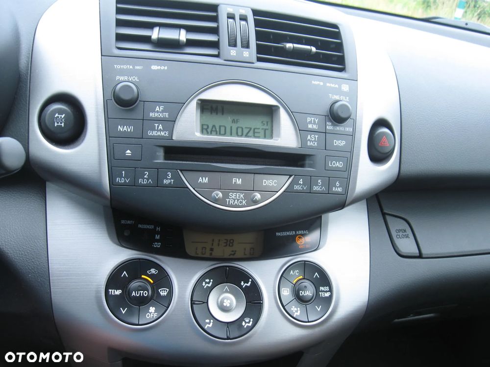 Toyota RAV4 2.0 VVT-i Premium - 14