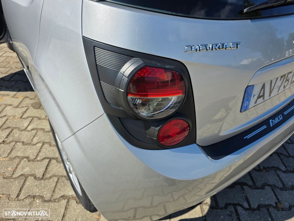 Chevrolet Aveo 1.3 VCDi LTZ - 28