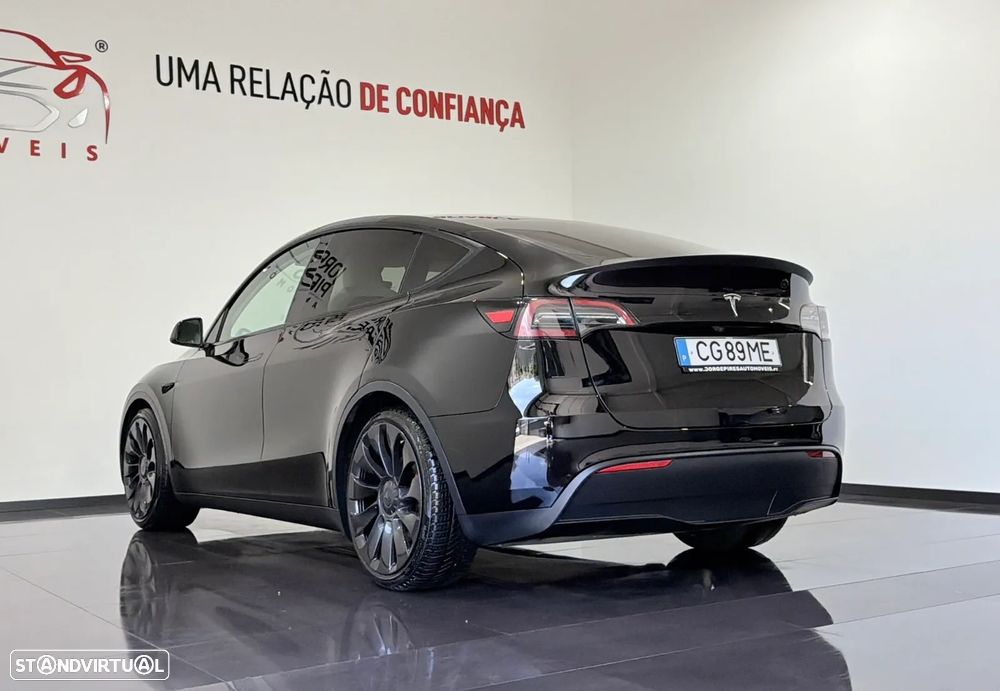 Tesla Model Y Performance Dual Motor AWD - 16