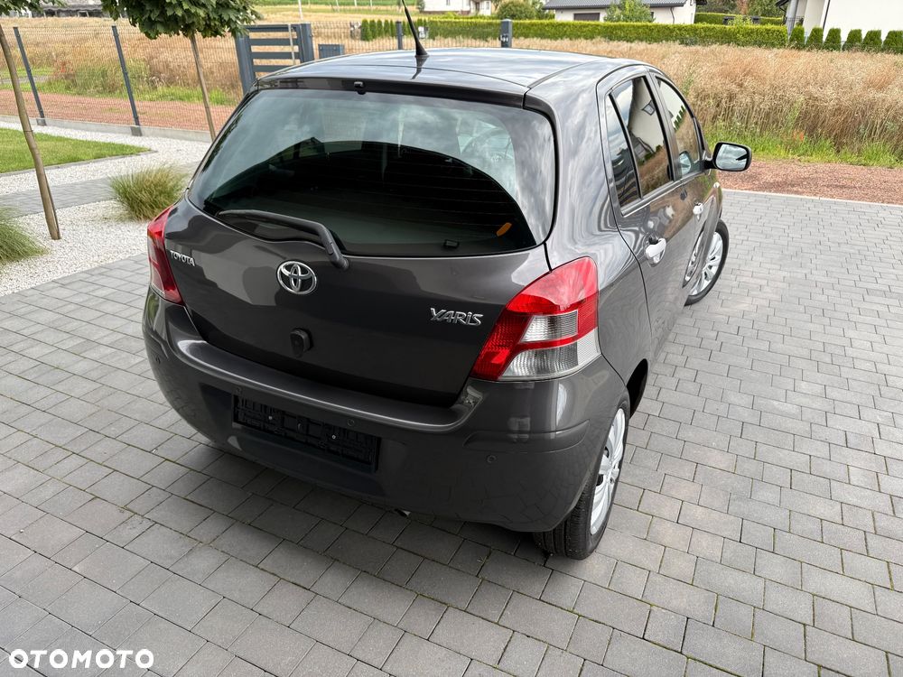Toyota Yaris - 11