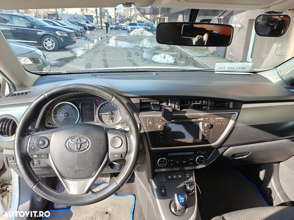 Toyota Auris 1.8 L VVT-i Sol+ - 9
