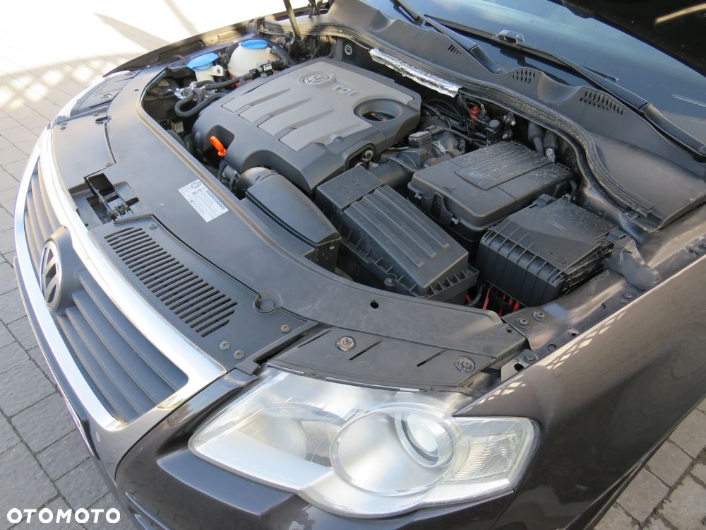 Volkswagen Passat Variant 1.6 TDI BlueMotion Technology Comfortline - 39