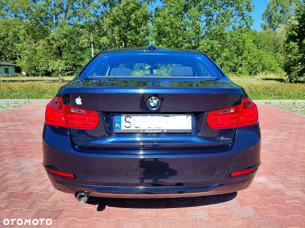 BMW Seria 3 318d Luxury Line - 38