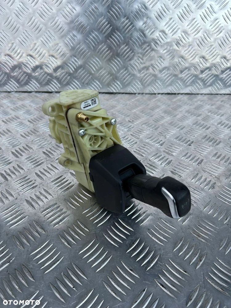 MANETKA GAŁKA HAMULCA RĘCZNEGO SCANIA NTG - 1