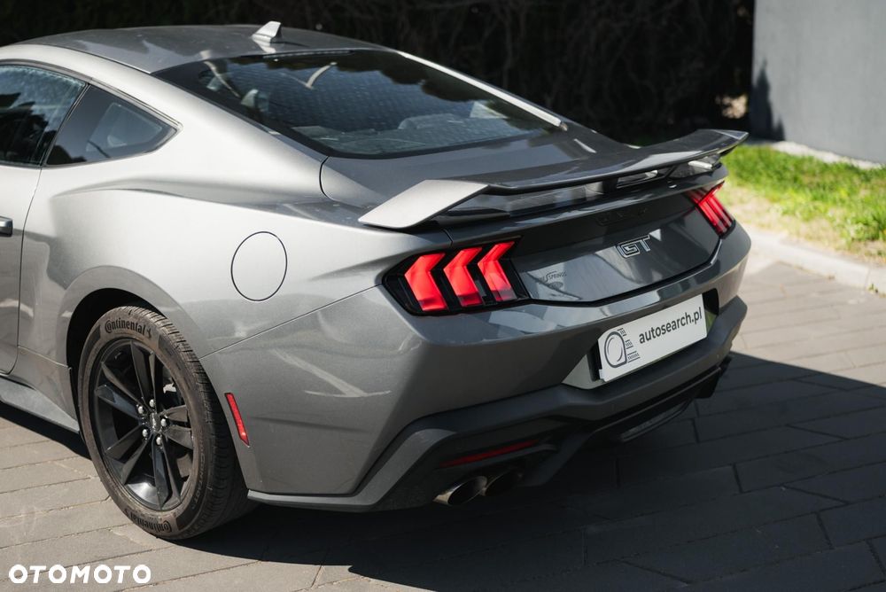 Ford Mustang - 40