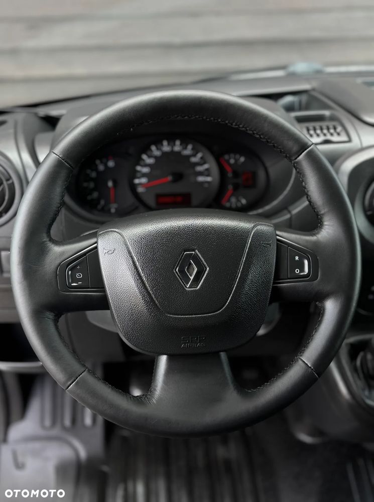 Renault MASTER KONTENER Niskopodwoziowy! Webasto!! Pod Food Truck!  * Auto Kupione w ASO Renault * Gwarancja  *  2,3 145Km * Bardzo oszczędny i dynamiczny silnik * 6-cio Stopniowa Skrzynia Biegów * System Extended Grip *  Lusterko Wide View *  Klimatyzacja * Tempomat * MP3 * Bluetooth * USB * - 24