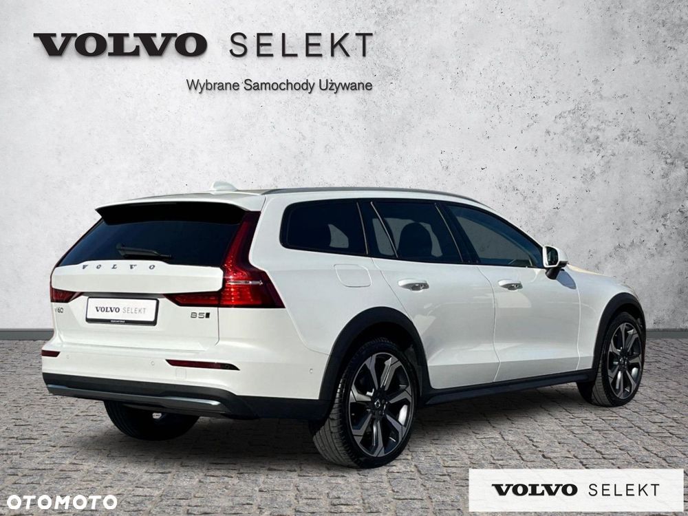 Volvo V60 Cross Country - 6