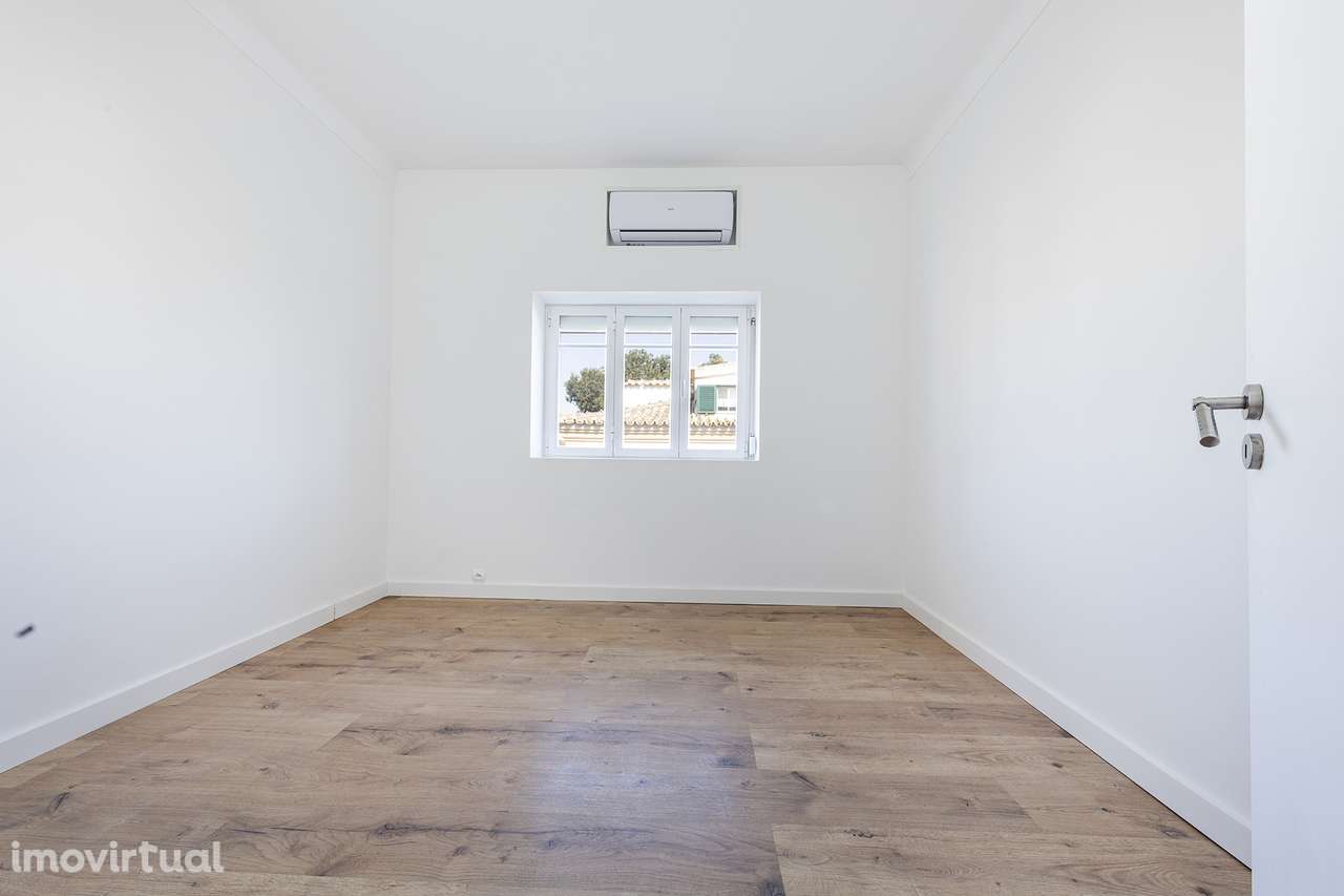 Fabuloso T3+1 na Parede - Praia das Avencas - Grande imagem: 2/37