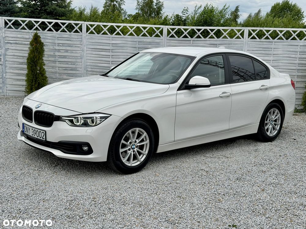BMW Seria 3 318i - 4