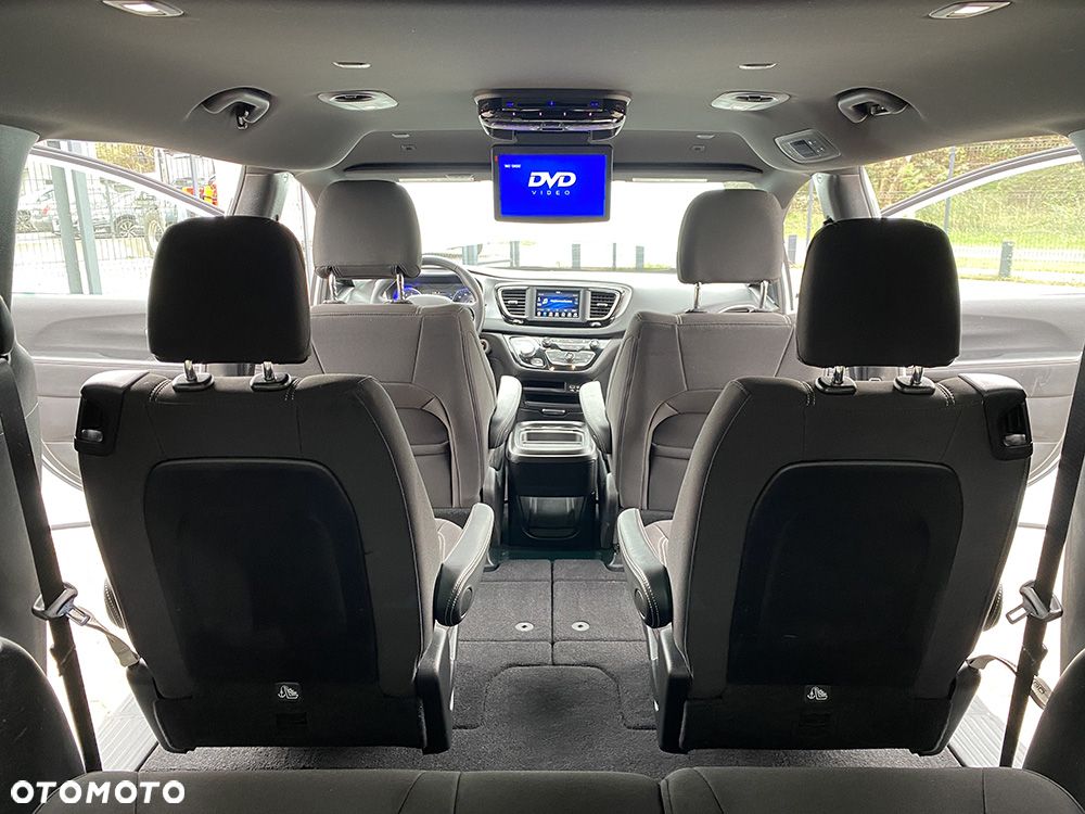Chrysler Pacifica - 22
